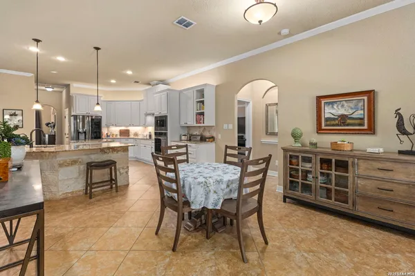 $789,900 | 30210 Setterfeld Circle, Fair Oaks Ranch, TX 78015