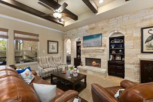 $789,900 | 30210 Setterfeld Circle, Fair Oaks Ranch, TX 78015