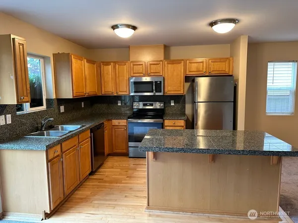 $2,600 | 24019 Southeast 281st Street, Maple Valley, WA 98038