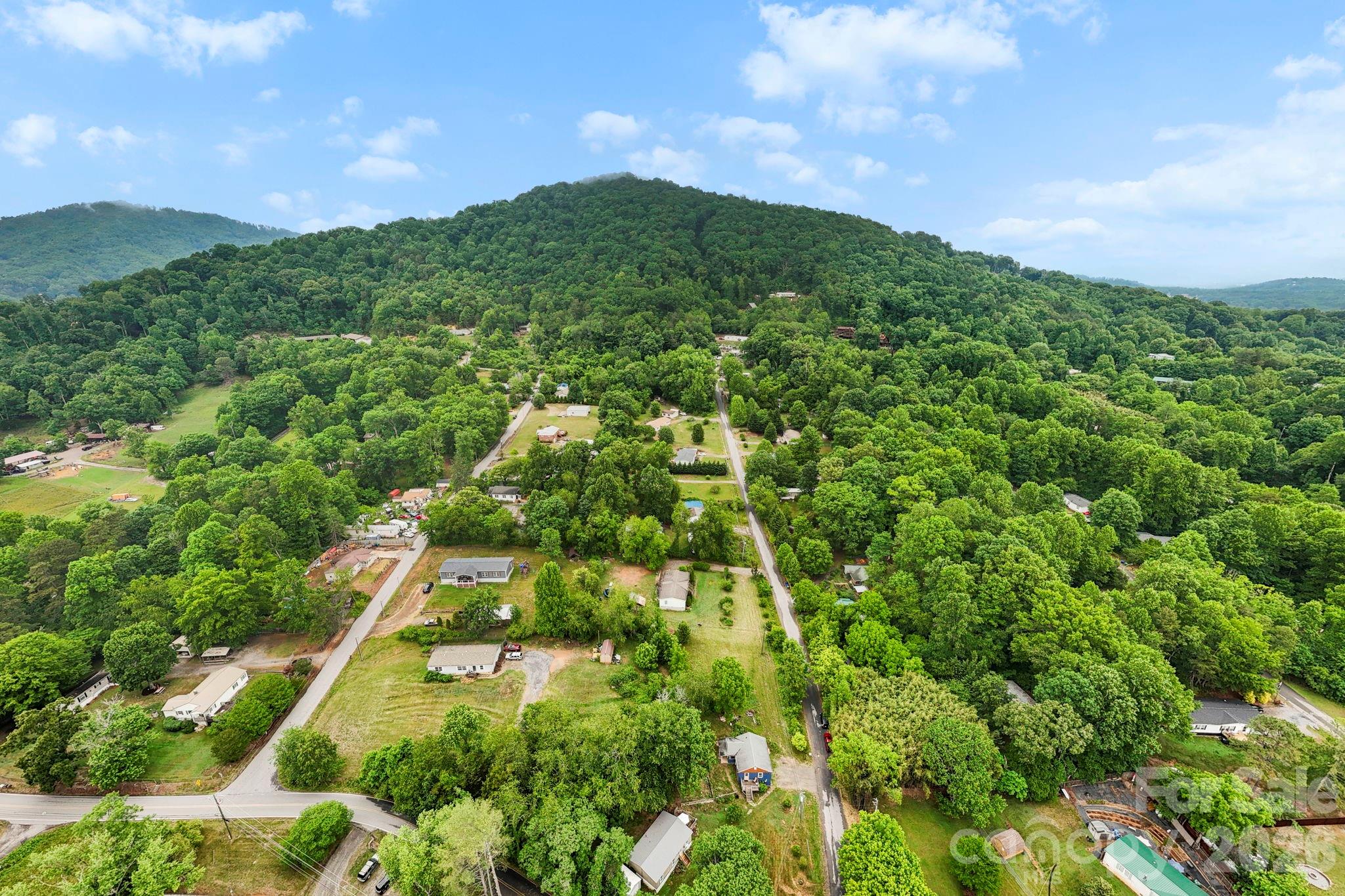 4 Mountain View Road Asheville, NC 28806 - Photo 3 of 35 a view of a city
