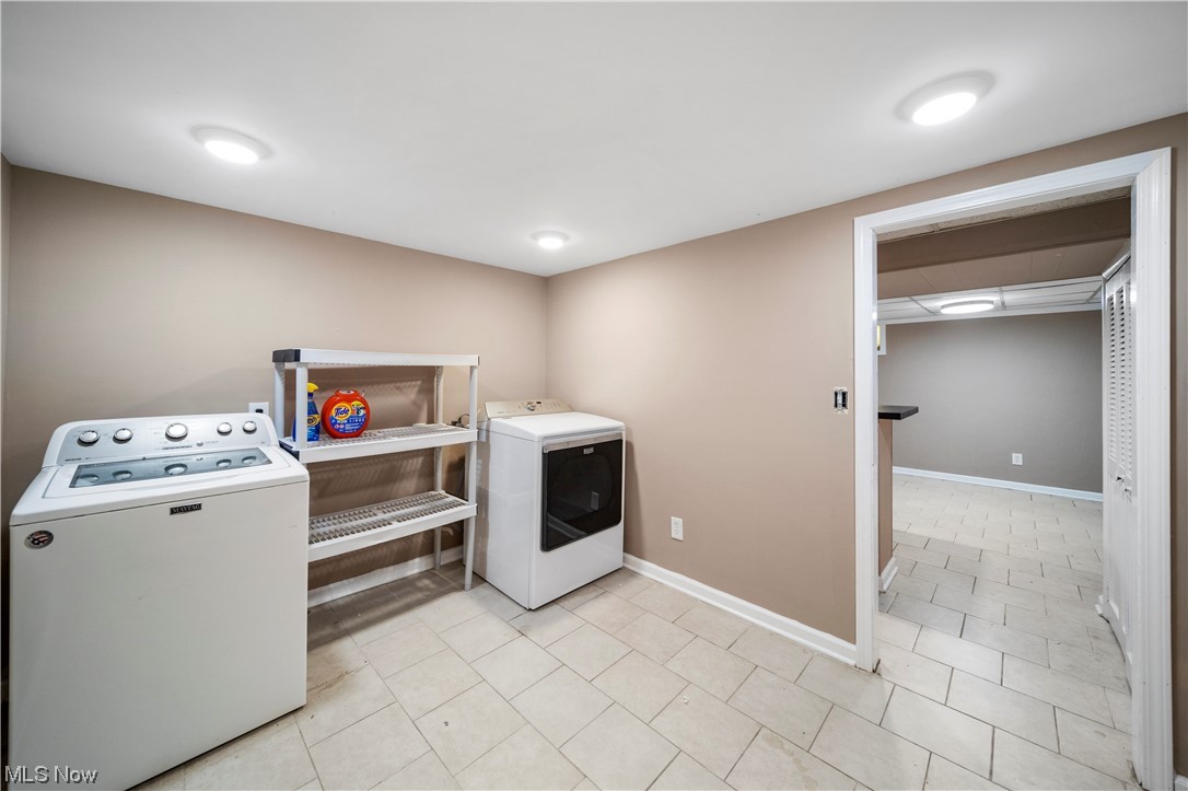 1963 East Sprague Road Independence, OH 44131 - Photo 26 of 35 laundry room