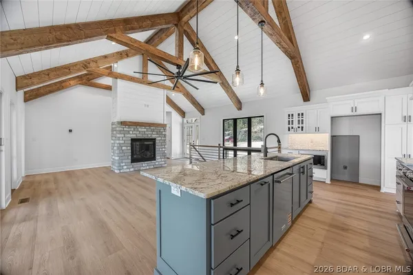 $1,093,000 | 573 Arrowridge Lane, Roach, MO 65787