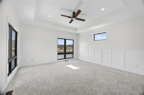 $1,093,000 | 573 Arrowridge Lane, Roach, MO 65787