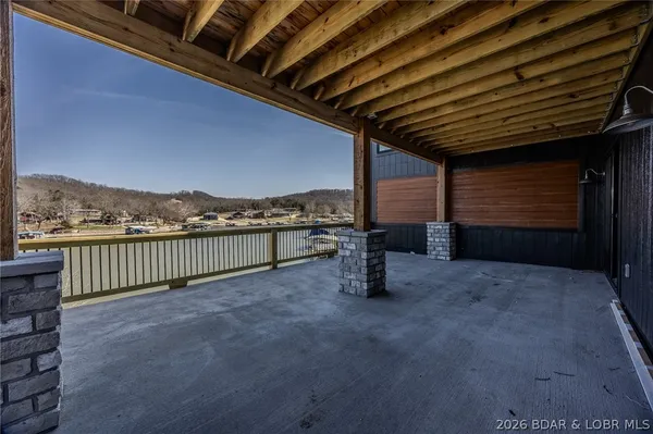$1,093,000 | 573 Arrowridge Lane, Roach, MO 65787