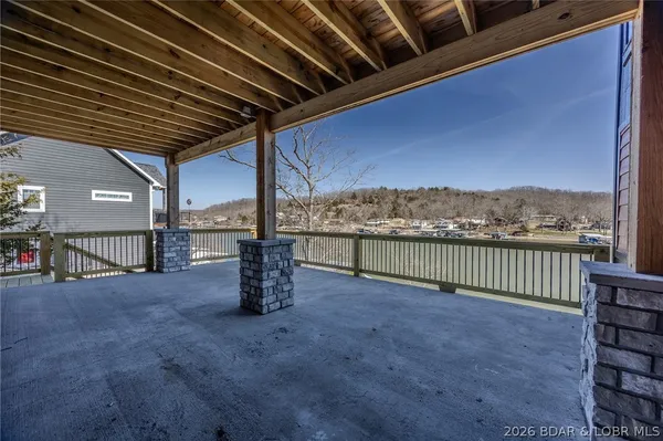 $1,093,000 | 573 Arrowridge Lane, Roach, MO 65787