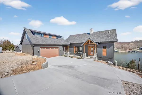 $1,093,000 | 573 Arrowridge Lane, Roach, MO 65787