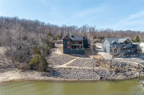 $1,093,000 | 573 Arrowridge Lane, Roach, MO 65787