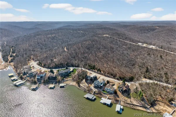 $1,093,000 | 573 Arrowridge Lane, Roach, MO 65787