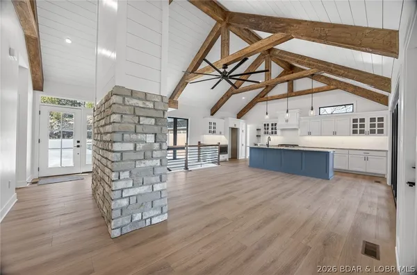 $1,093,000 | 573 Arrowridge Lane, Roach, MO 65787