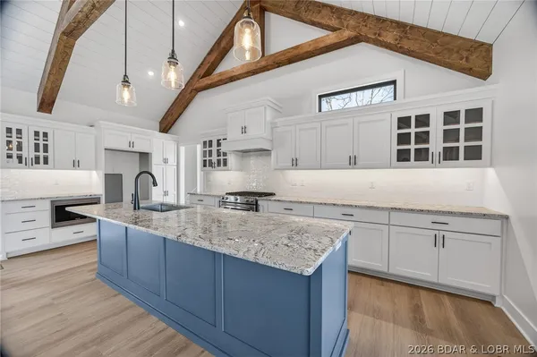 $1,093,000 | 573 Arrowridge Lane, Roach, MO 65787