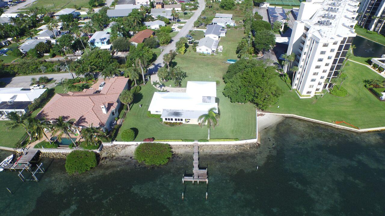 19732 Harbor Road North Jupiter, FL 33469 - Photo 12 of 17 Blue Blue Waters