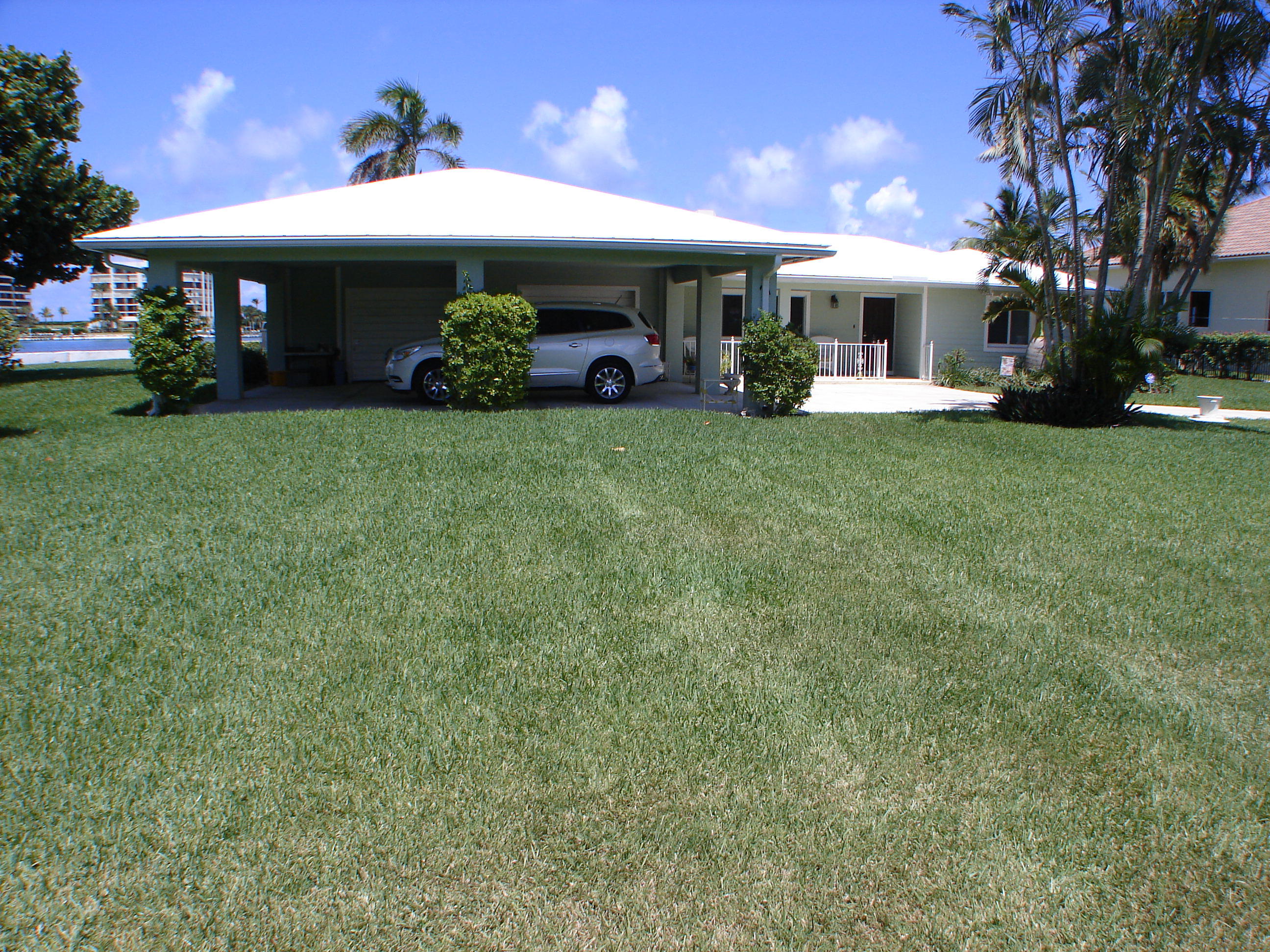 19732 Harbor Road North Jupiter, FL 33469 - Photo 9 of 17 $ Car + 2 Car