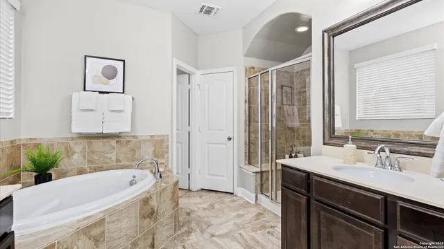 a view of walk in closet