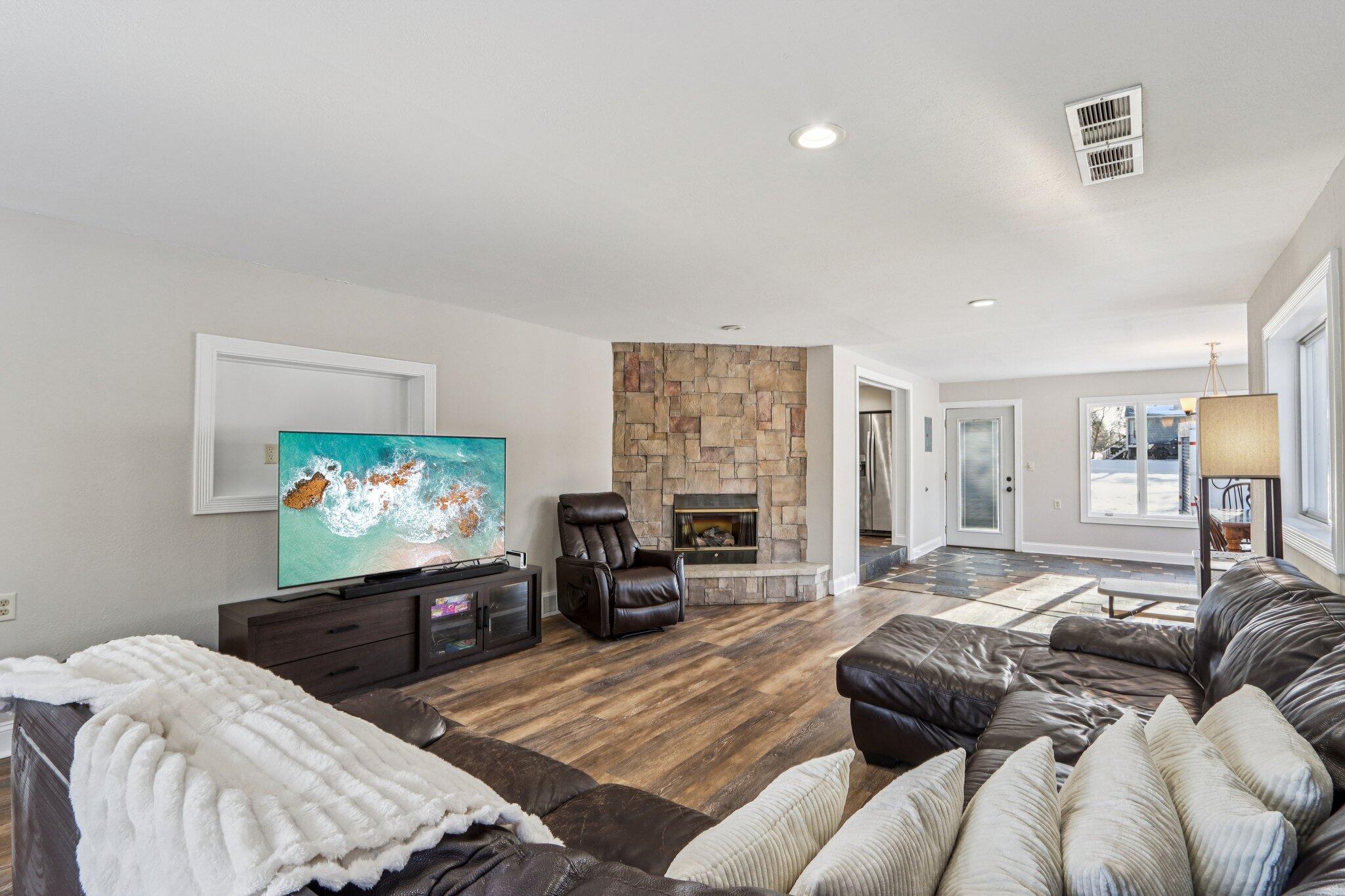 W1383 West Post Road Bloomfield, WI 53128 - Photo 5 of 20 9-web-or-mls-W1383 W Post Rd-S2901-009