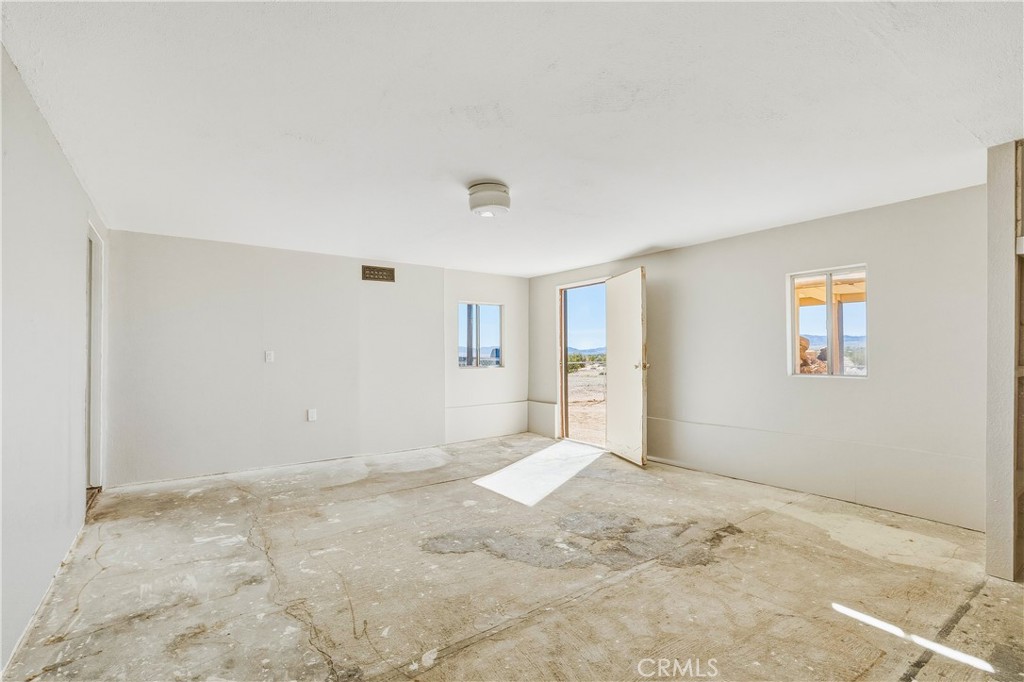 5828 Steeg Road Twentynine Palms, CA 92277 - Photo 28 of 66 a view of an empty room