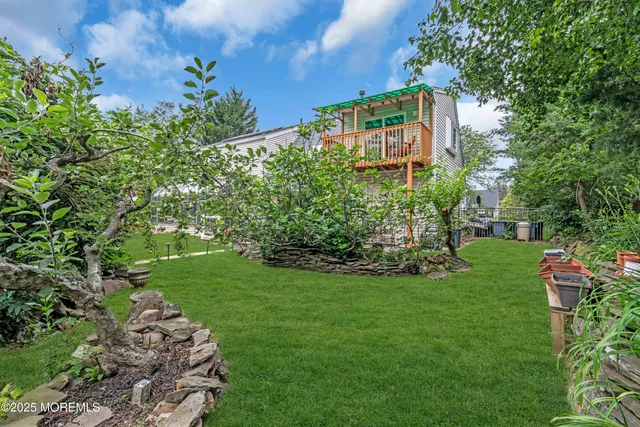 $725,000 | 6 Hillcrest Road, Manalapan, NJ 07726