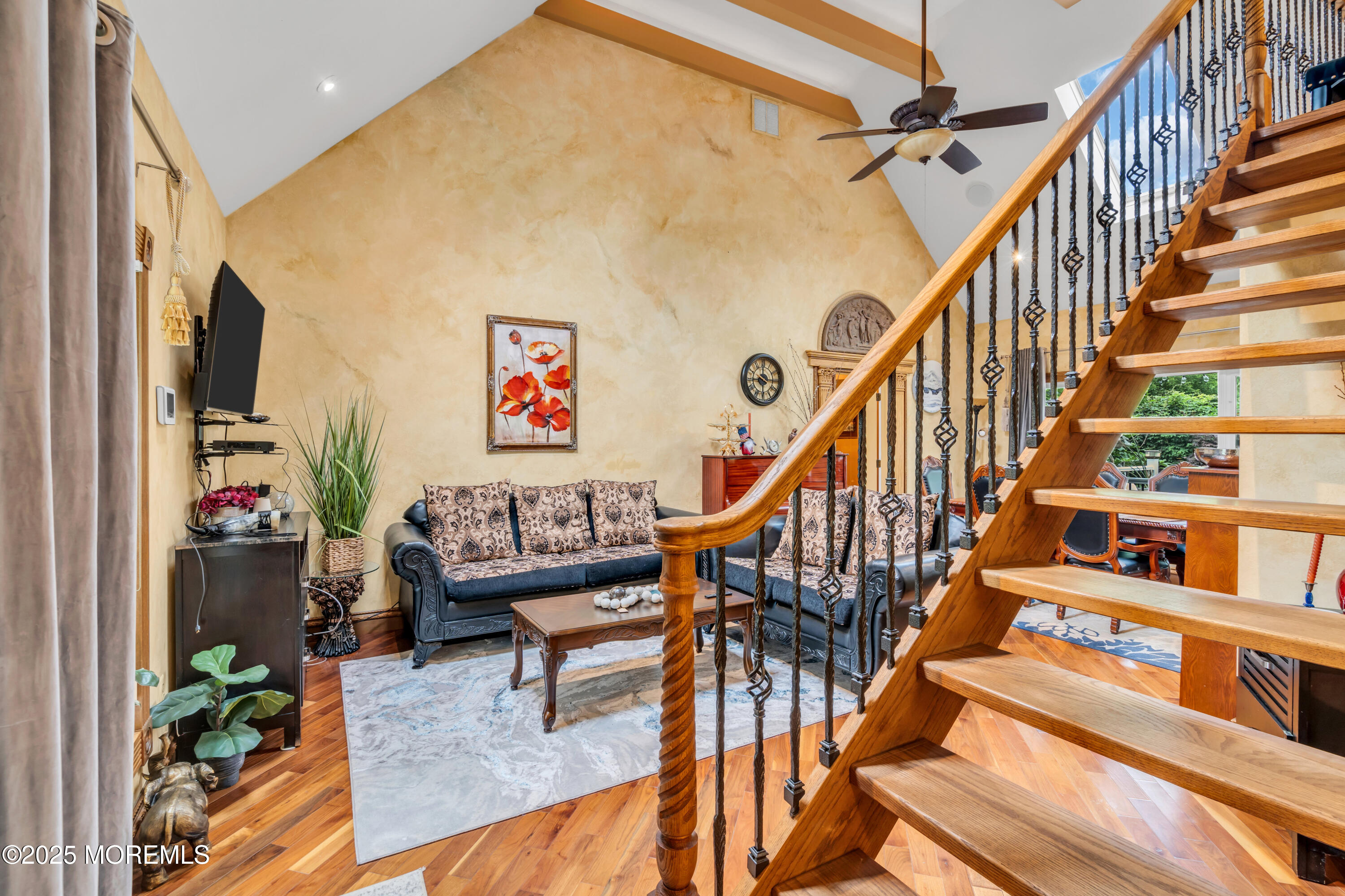 6 Hillcrest Road Manalapan, NJ 07726 - Photo 3 of 25 a view of entryway and hall