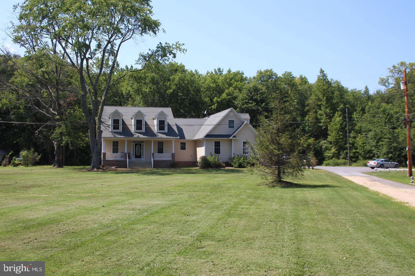 5558 Deale Churchton Road Churchton, MD 20733 - Photo 1 of 8 Apartment located above garage.