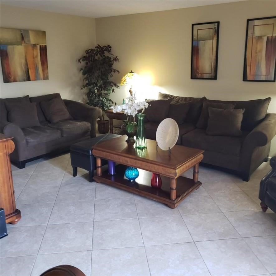 236 Fanshaw F, Unit F Boca Raton, FL 33434 - Photo 3 of 8 Photo 3