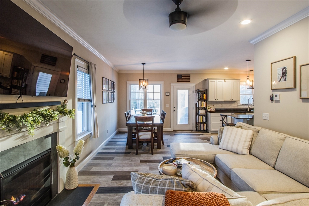 36 Compass Point Drive, Unit 36 Douglas, MA 01516 - Photo 5 of 42