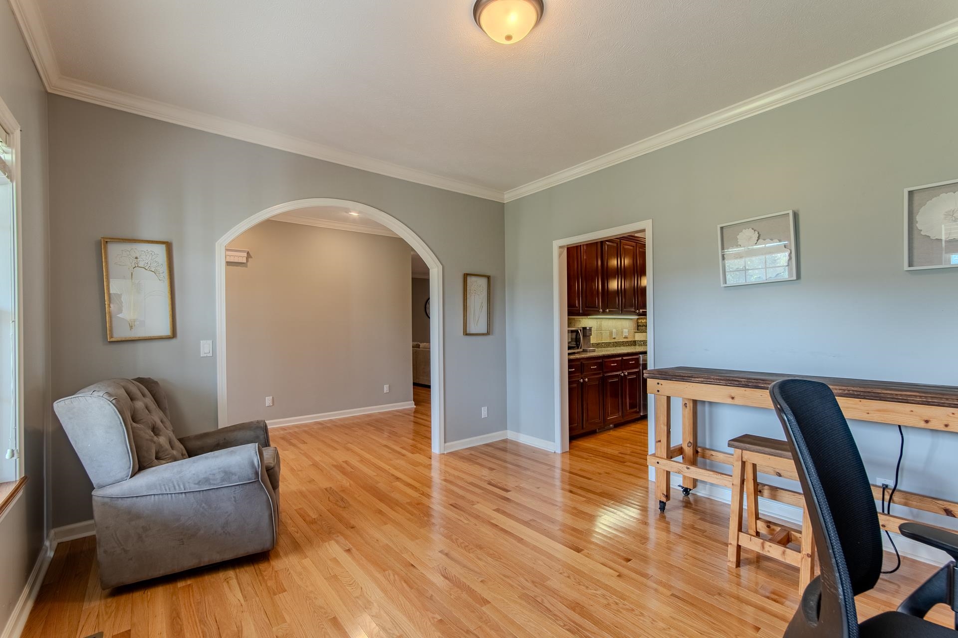 2705 Oak Grove Road Savannah, TN 38372 - Photo 16 of 40 a view of livingroom with furniture and wooden floor