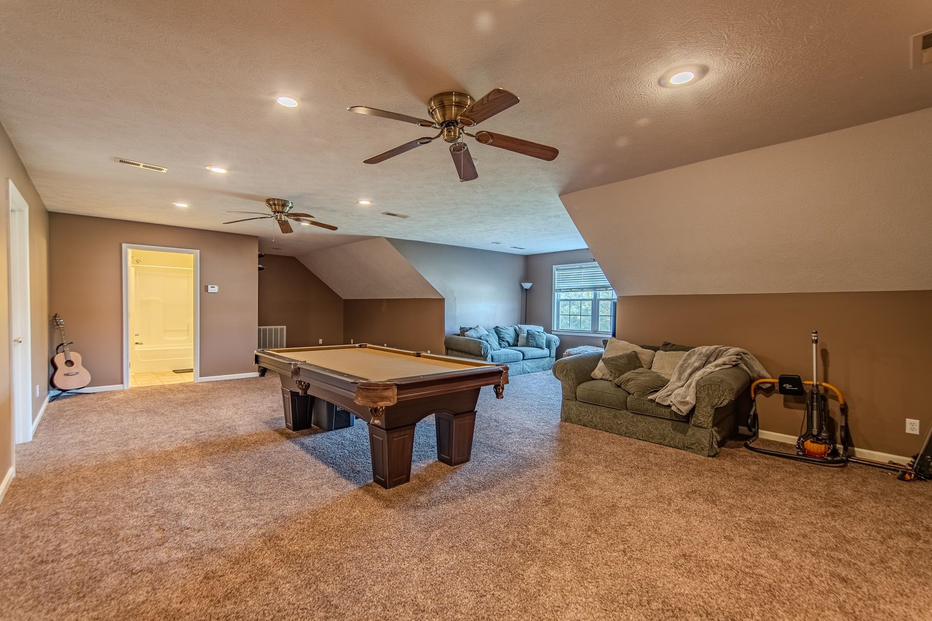 2705 Oak Grove Road Savannah, TN 38372 - Photo 32 of 40 a living room with furniture