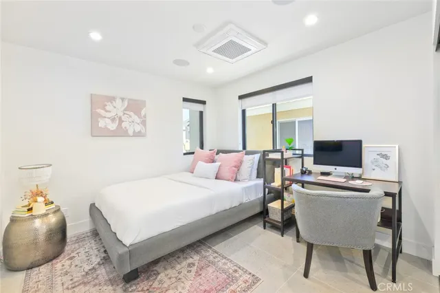 $13,500 | 502 East Balboa Boulevard, Newport Beach, CA 92661