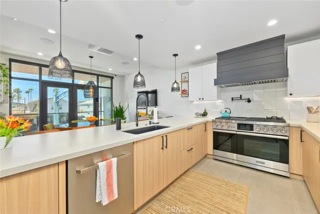 $13,500 | 502 East Balboa Boulevard, Newport Beach, CA 92661