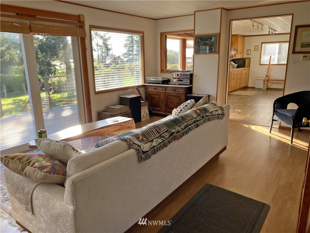 546 East Bush Point Road Freeland, WA 98249 - Photo 12 of 24 Gallery Image 12