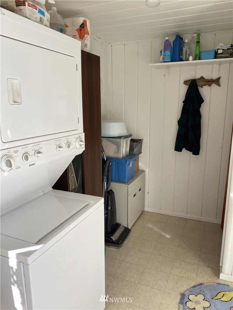 546 East Bush Point Road Freeland, WA 98249 - Photo 17 of 24 Gallery Image 17
