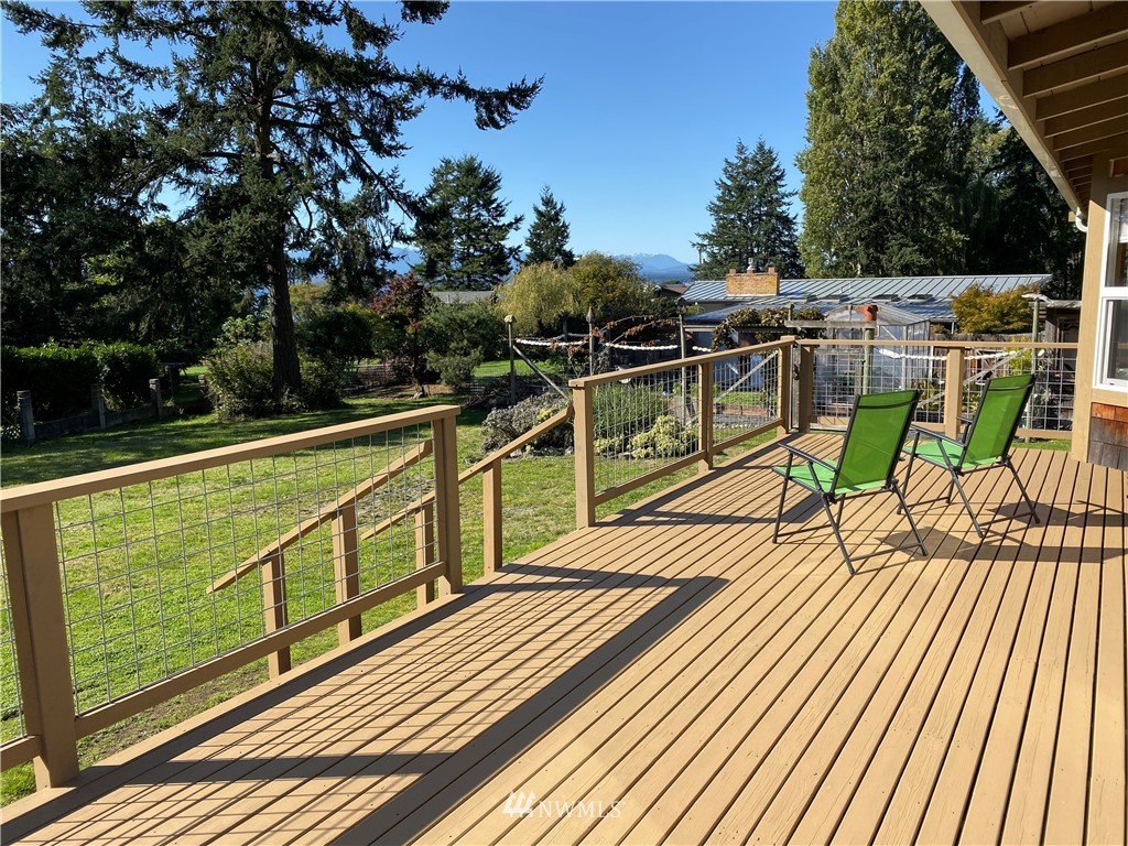546 East Bush Point Road Freeland, WA 98249 - Photo 3 of 24 Gallery Image 3