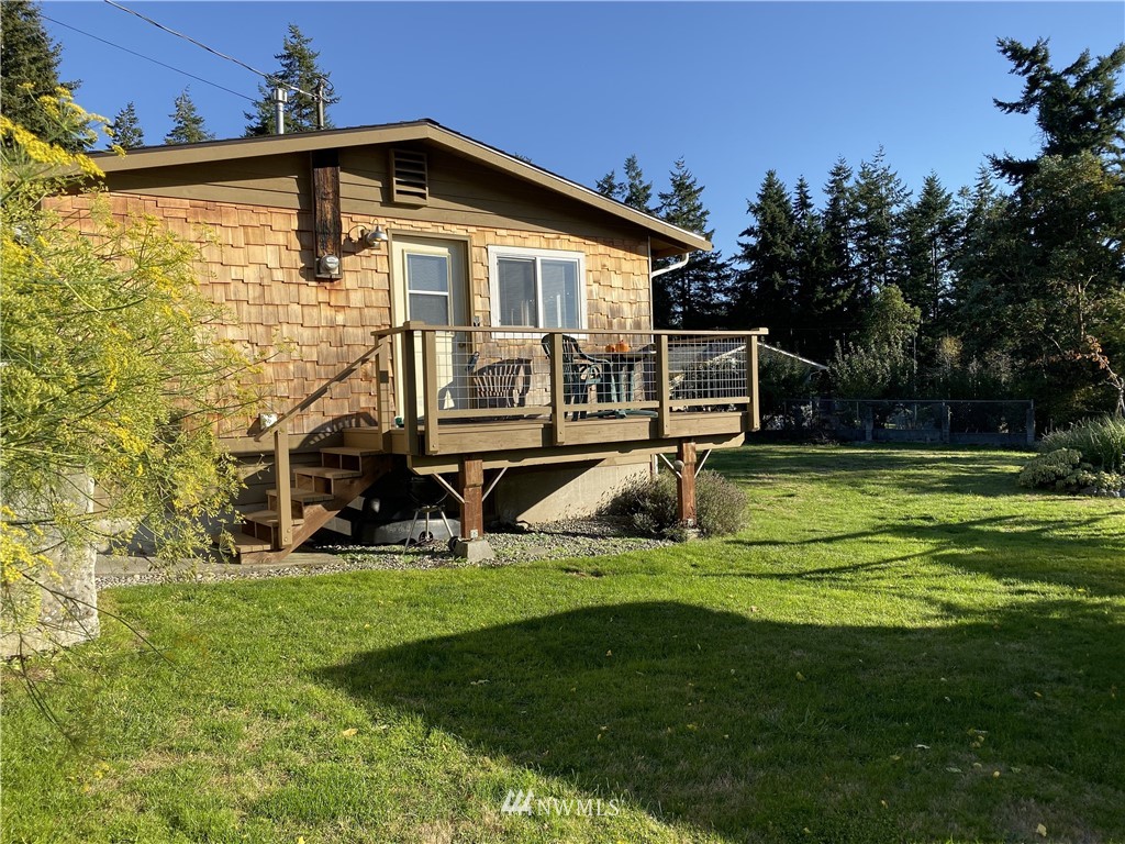 546 East Bush Point Road Freeland, WA 98249 - Photo 5 of 24 Gallery Image 5
