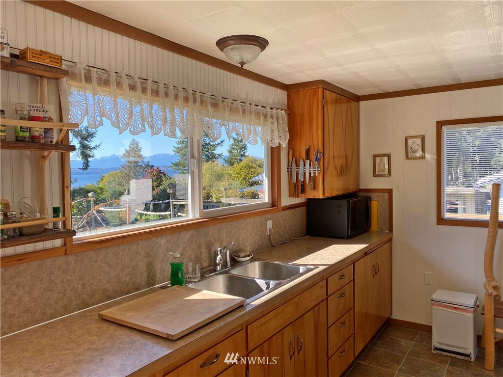 546 East Bush Point Road Freeland, WA 98249 - Photo 10 of 24 Gallery Image 10