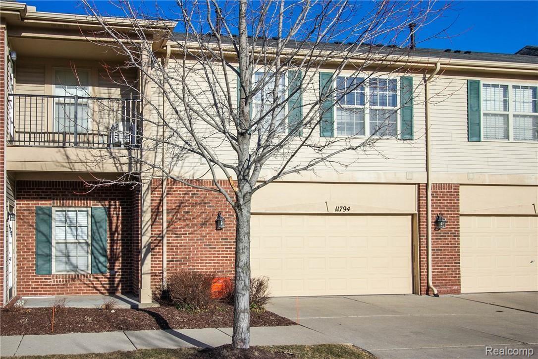 11794 Farmington Road, Unit 90 Livonia, MI 48150 - Photo 3 of 31 2.jpg