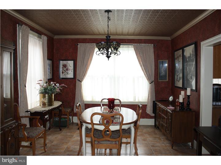 371 Sunset Road Reading, PA 19611 - Photo 4 of 10 Dining Room