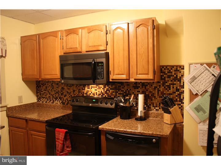 371 Sunset Road Reading, PA 19611 - Photo 5 of 10 Kitchen