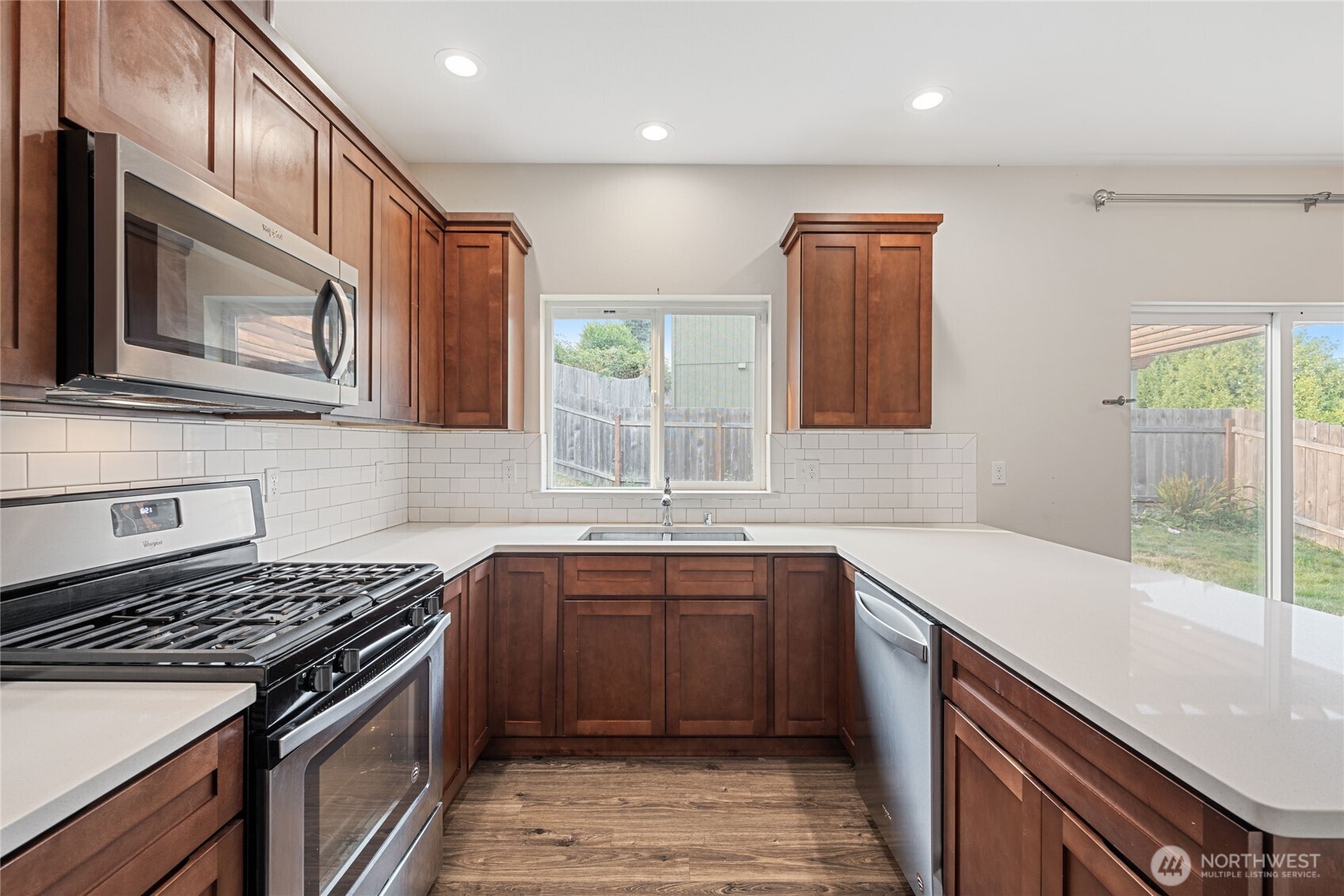 1116 Walnut Street Bremerton, WA 98310 - Photo 2 of 27 Gallery Image 2
