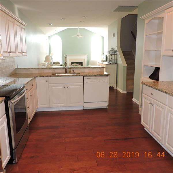 1031 Springfield Court Renfrew, PA 16053 - Photo 2 of 15 Gallery Image 2
