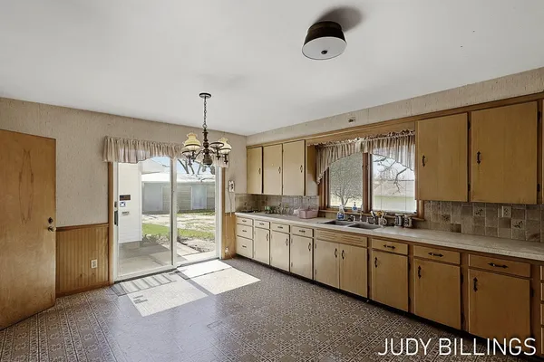 $775,000 | 6500 122nd Avenue, Fennville, MI 49408