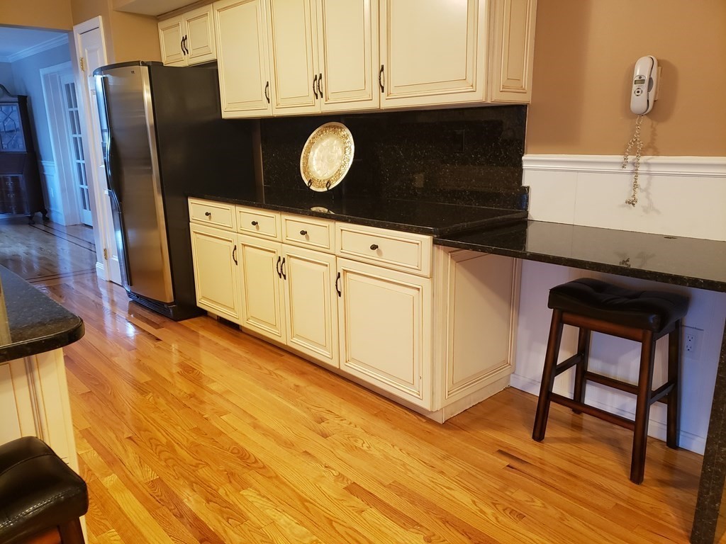271 Farm Road Marlborough, MA 01752 - Photo 4 of 40 Gallery Image 4