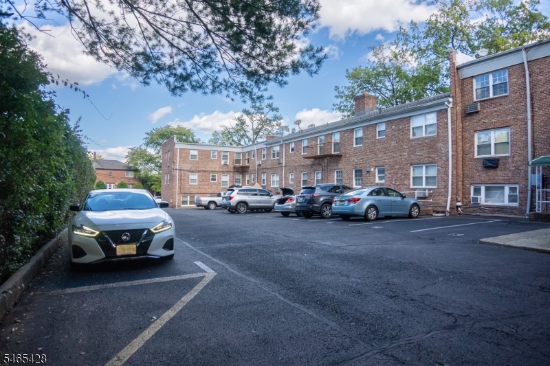 604 Chestnut Street, Unit G Union, NJ 07083 - Photo 5 of 15 Gallery Image 5