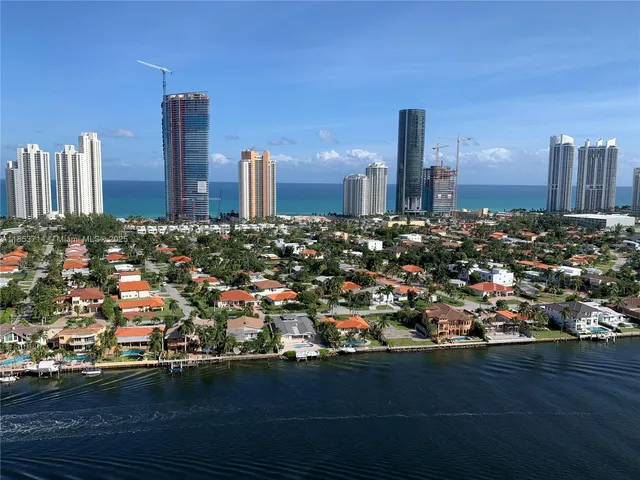 $3,750 | 19101 Mystic Pointe Drive, Unit 2709, Aventura, FL 33180