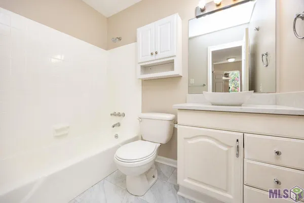 $120,000 | 454 West Parker Boulevard, Unit A10, Baton Rouge, LA 70808