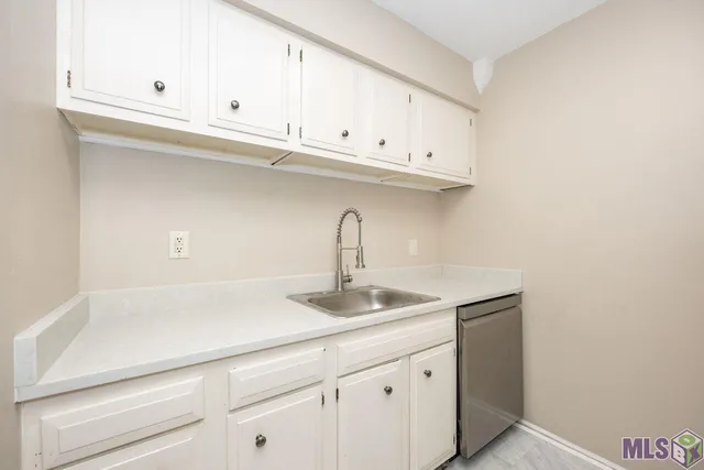 $129,900 | 454 West Parker Boulevard, Unit A10, Baton Rouge, LA 70808