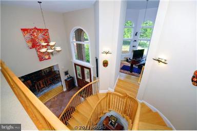 10343 Kingsbridge Road Ellicott City, MD 21042 - Photo 5 of 29 Foyer