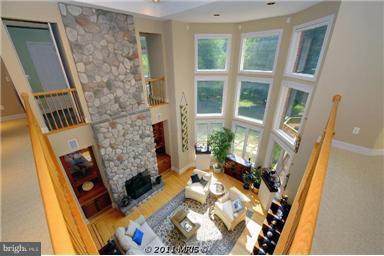 10343 Kingsbridge Road Ellicott City, MD 21042 - Photo 6 of 29 Living Room