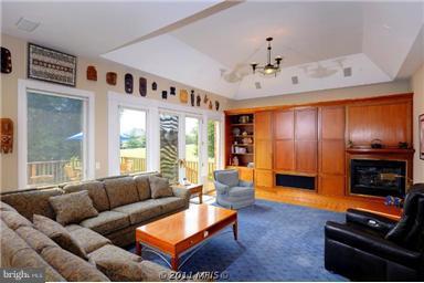 10343 Kingsbridge Road Ellicott City, MD 21042 - Photo 7 of 29 Family Room