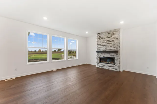 $988,915 | 15650 112th Avenue North, Osseo, MN 55369