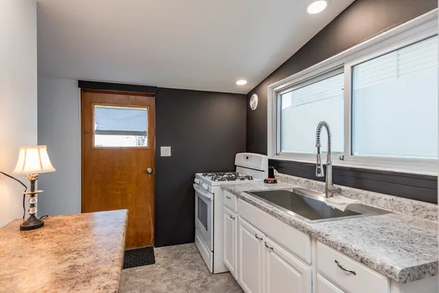 $240,000 | 519 North Ash Street, Waukegan, IL 60085