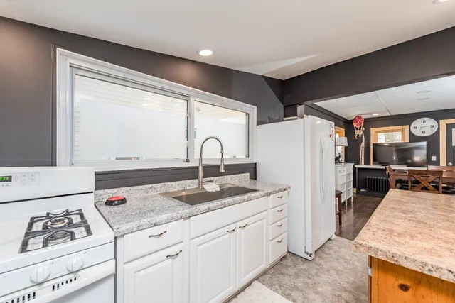 $240,000 | 519 North Ash Street, Waukegan, IL 60085